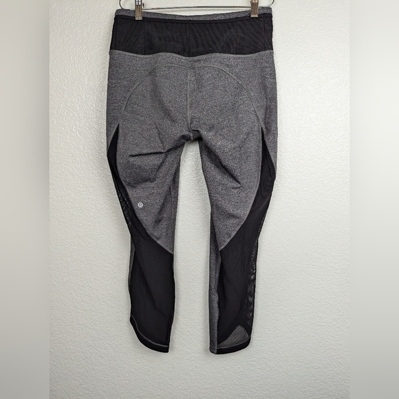 Lululemon two toned mesh crop 10 - Picture 2 of 4